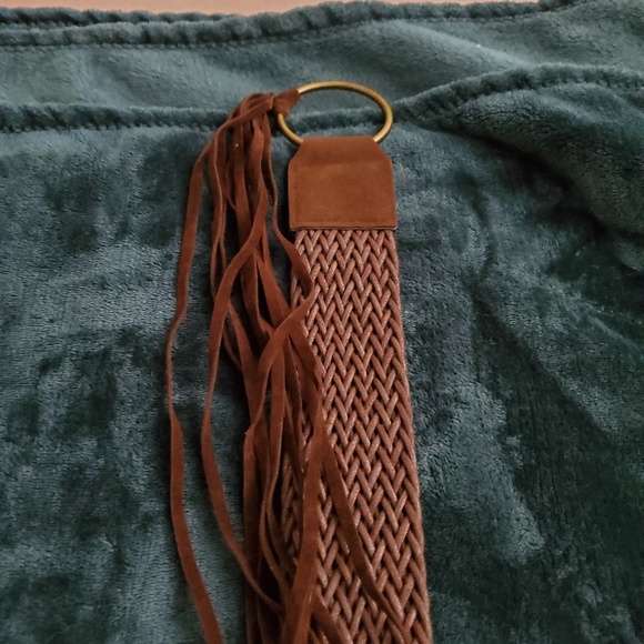 Belts - Picture 4 of 7